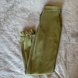 Women’s softstreme, relaxed, high-rise.